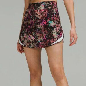 Lululemon Hotty Hot High-Rise Skirt in Stencil Blossom Red Multi / Sheer Blue